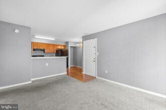 8630 Beekman Pl in Alexandria, VA - Building Photo - Building Photo