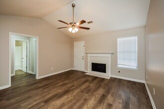 608 Fieldcrest Dr in Mcdonough, GA - Foto de edificio - Building Photo