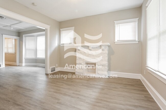 4107 Woodland Ave in Kansas City, MO - Foto de edificio - Building Photo