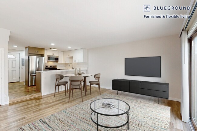 2106 Manhattan Beach Blvd-Unit -FL1-ID5716A in Redondo Beach, CA - Building Photo - Building Photo