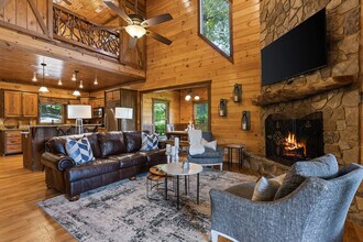 98 Shalom Ln in Blue Ridge, GA - Building Photo - Building Photo