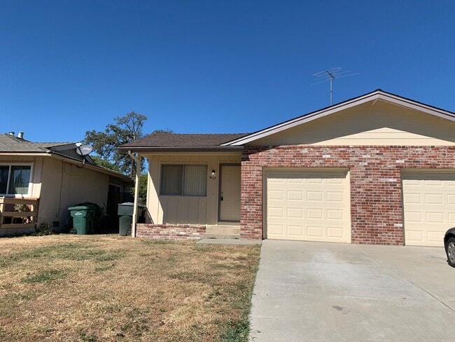 property at 4617-4619 Cyclamen Way