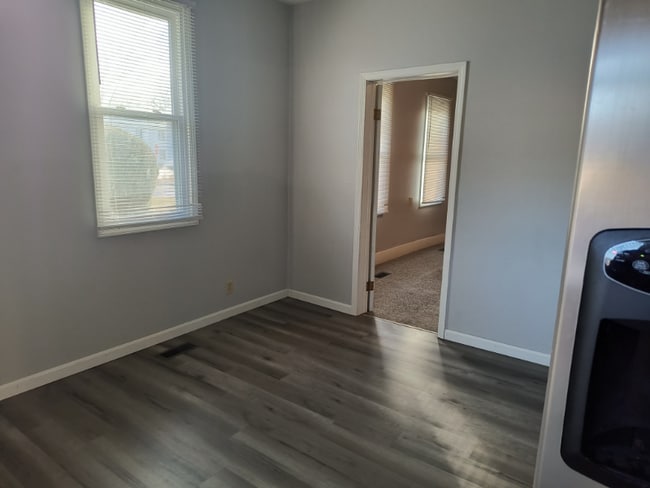 2621 Mt Vernon Ave, Unit 2621 Mt Vernon Ave Apt A in Evansville, IN - Foto de edificio - Building Photo