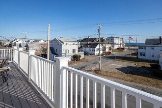 68 Kings Hwy in Hampton, NH - Building Photo - Building Photo