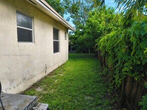 2311 Coolidge St in Hollywood, FL - Building Photo - Building Photo
