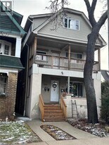 209 Balsam Ave S in Hamilton, ON - Building Photo