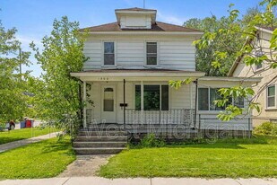 1200 Jackson St NW in Grand Rapids, MI - Building Photo