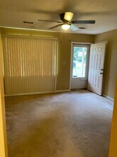 1021 White Cir in Hinesville, GA - Building Photo - Building Photo