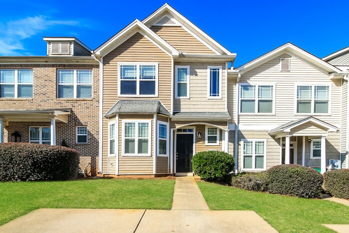 6184 Ellenwood Dr in Rex, GA - Building Photo