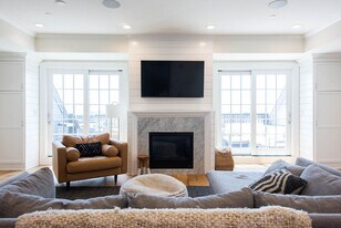 380 Bunker Hill St, Unit 303 in Boston, MA - Building Photo