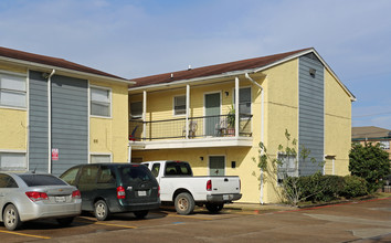 Pino Del Sol Apartments in Houston, TX - Building Photo - Building Photo