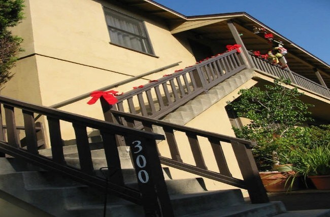 300 N Primrose Ave in Alhambra, CA - Building Photo - Building Photo