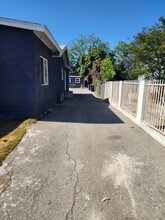 1459 W 102nd St in Los Angeles, CA - Building Photo - Building Photo