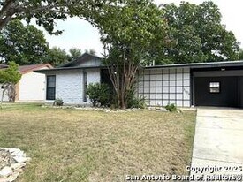 3606 Versailles Dr in San Antonio, TX - Building Photo
