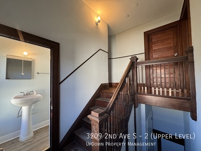 3209 2nd Ave S in Minneapolis, MN - Building Photo - Building Photo