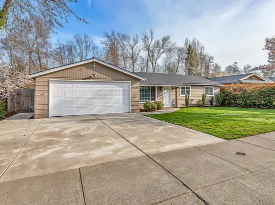 2725 Randolph St in Medford, OR - Building Photo - Building Photo