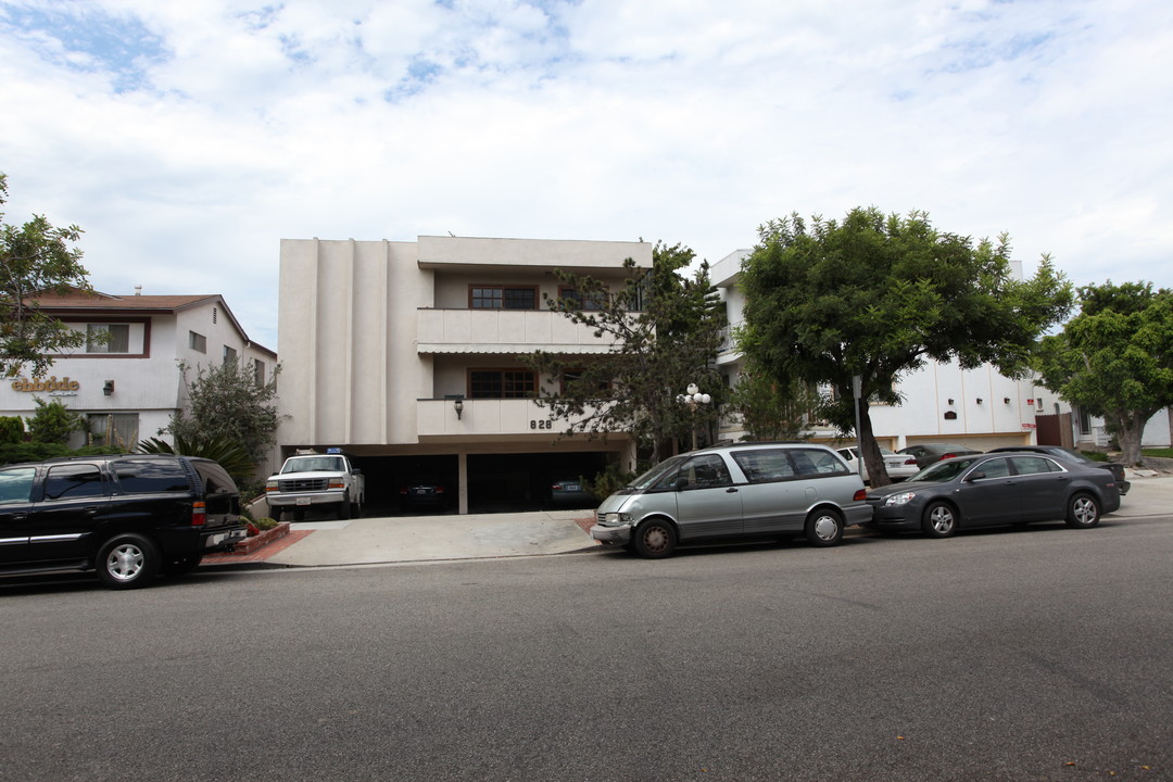 828 10th St in Santa Monica, CA - Building Photo