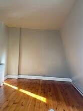 18 E Main St, Unit 3 in Macungie, PA - Foto de edificio - Building Photo