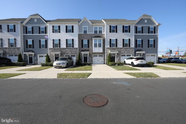 24 Hamilton Ct in Pennsauken, NJ - Foto de edificio - Building Photo