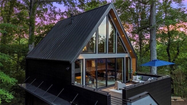 1033 Reeder Cir NE in Atlanta, GA - Building Photo - Building Photo