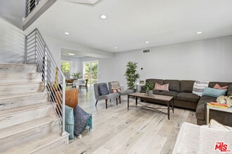 628 Royalview St in Duarte, CA - Building Photo - Building Photo