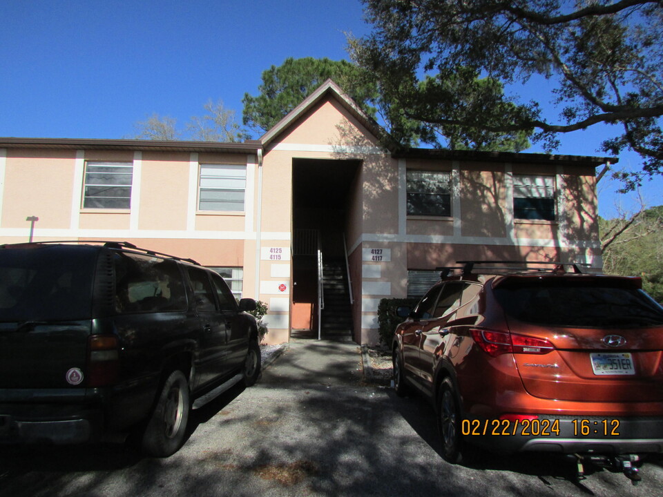 4125 Pinewood Dr NE in Palm Bay, FL - Building Photo