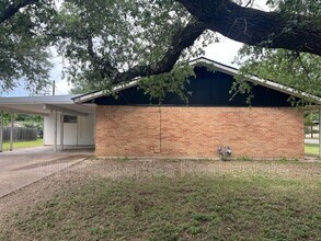 405 Glade St in College Station, TX - Foto de edificio - Building Photo