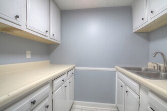 305 Lake St in Nicholasville, KY - Building Photo - Building Photo