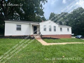 15 Orleans Ct in Greenville, SC - Building Photo