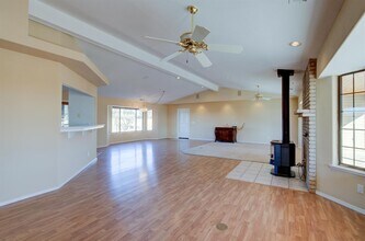 19580 Watts Valley Rd in Sanger, CA - Building Photo - Building Photo