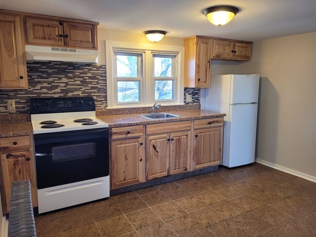 212 N Queen St in Shippensburg, PA - Building Photo - Building Photo