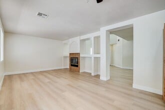 3377 Commendation Dr in Las Vegas, NV - Building Photo - Building Photo