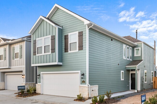 2213 Bay Breeze Dr in Kemah, TX - Building Photo - Building Photo