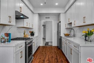 125 N Gale Dr in Beverly Hills, CA - Building Photo - Building Photo