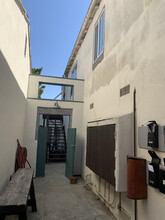 142 S Lake St in Los Angeles, CA - Building Photo - Building Photo