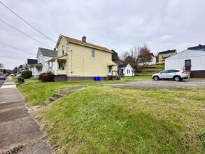 29 W Miller St in New Castle, PA - Building Photo - Building Photo