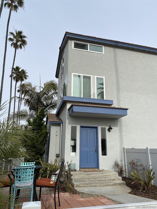 1607 Cable St in San Diego, CA - Foto de edificio