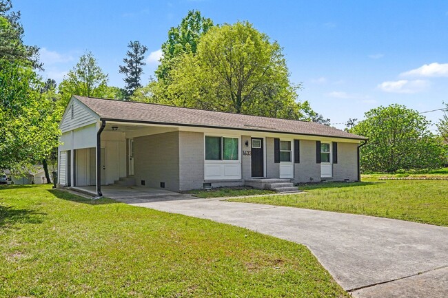 1633 Bruce Cir in Raleigh, NC - Building Photo - Building Photo