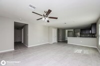 215 Goldenrod Ln in Poinciana, FL - Foto de edificio - Building Photo