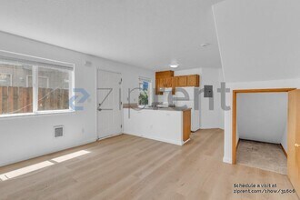 1526 NE 68th Ave in Portland, OR - Building Photo - Building Photo