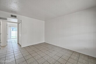 2901 E Campo Bello Dr in Phoenix, AZ - Building Photo - Building Photo