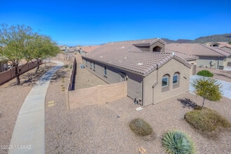 9116 W Silver Cholla Dr in Marana, AZ - Building Photo - Building Photo