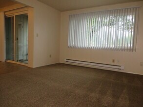 11020 122nd St E, Unit 2 in Puyallup, WA - Building Photo - Building Photo