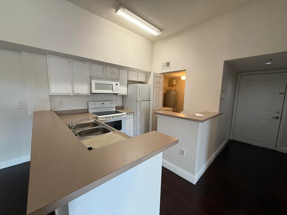 171 SW Palm Dr in Port St. Lucie, FL - Building Photo