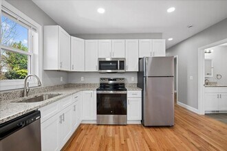 9 Upsala St, Unit 2 in Worcester, MA - Building Photo - Building Photo