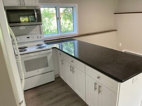 62 Summer St in Amherst, MA - Building Photo - Building Photo