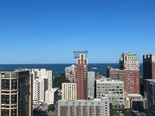 600 S Dearborn St, Unit 2012 in Chicago, IL - Building Photo - Building Photo