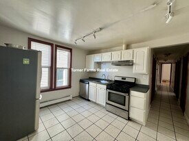 19 Monmouth St, Unit 2 in Boston, MA - Building Photo