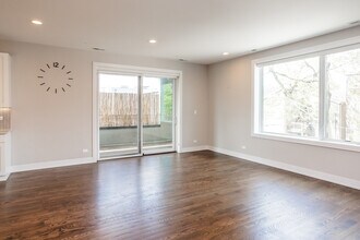 2303 W Wilcox St in Chicago, IL - Building Photo - Building Photo
