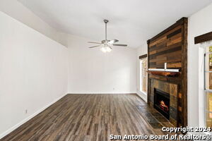 9110 Chinon in San Antonio, TX - Building Photo - Building Photo